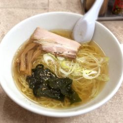 塩ラーメン(650円)