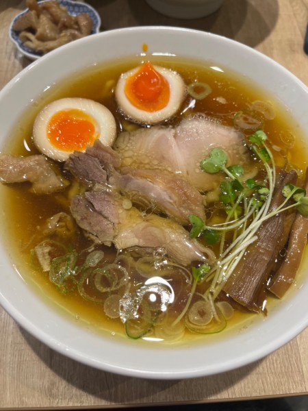 「親鳥中華蕎麦　中太麺」@手打 親鶏中華そば 綾川の写真