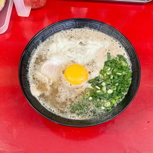 「ワンタンめん＋玉子」@博多ラーメン 駒やの写真