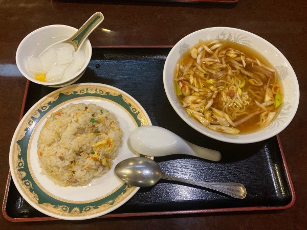 「ネギそば＋半チャーハンセット　950円」@中国料理 香港美食園の写真