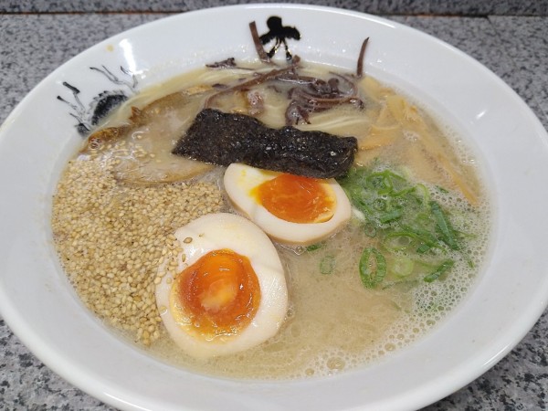 「並ラーメン＋半熟煮卵」@大龍ラーメン 合川店の写真