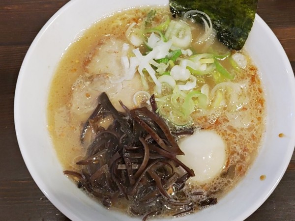 「りっきゅうさん＋燻製玉子」@麺や 璃宮の写真