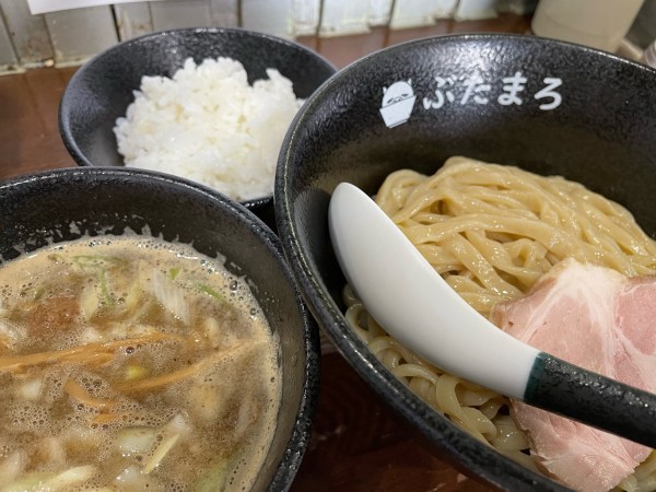 「限定麺 つけ麺（900円）,小ライス（30円）」@らーめんぶたまろの写真