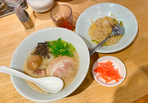 「玉子白丸 & 半チャーハンセット」@博多一風堂 JR浜松駅店の写真