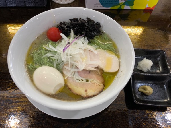 「冷やしラーメン・味玉」@麺や 柴ちゃんちの写真