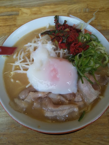 「うま屋のみそラーメン（温玉付き）」@豚旨 うま屋ラーメン 春日井本店の写真