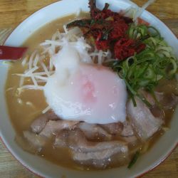 うま屋のみそラーメン（温玉付き）