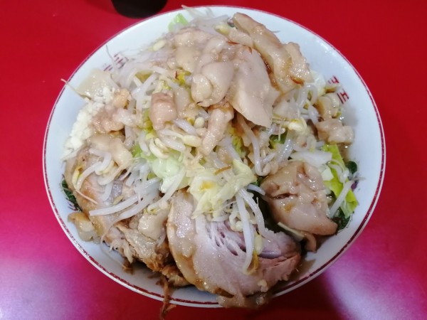 「ラーメン(豚2枚)＋豚まし（2枚）」@ラーメン二郎 札幌店の写真