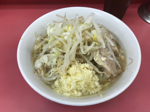「半分(豚2枚) 750円」@ラーメン二郎 小岩店の写真