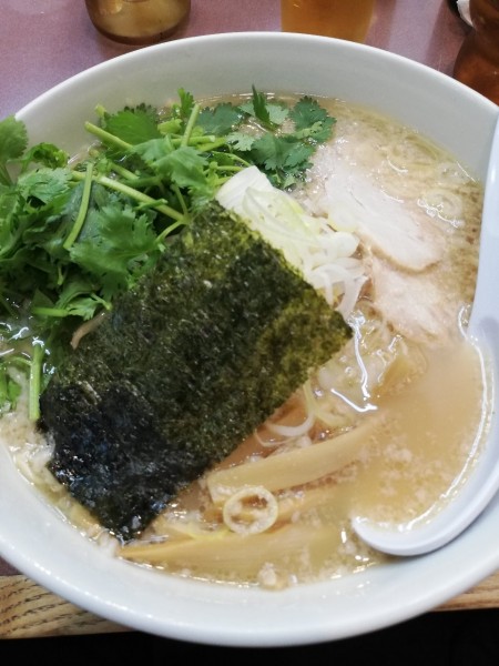 「ハッスルパクチーラーメン」@ハッスルラーメンホンマ 錦糸町店の写真