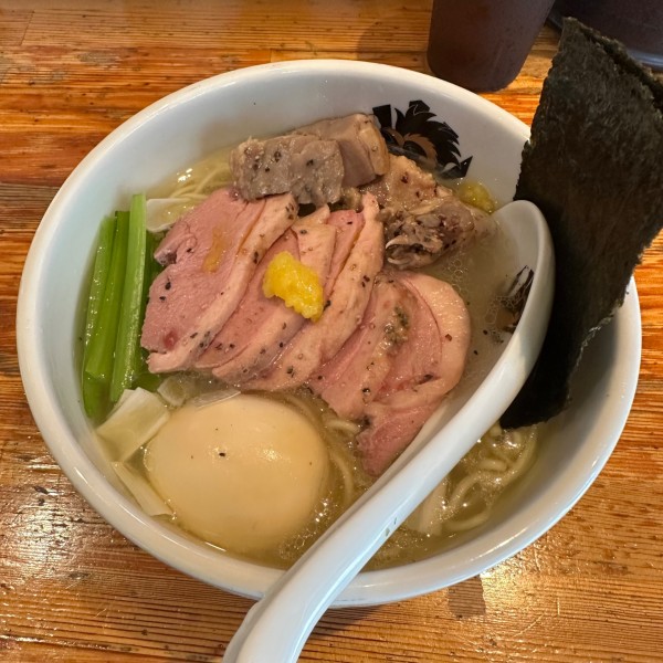 「特製塩中華そば　大盛　¥1,290+180」@満鶏軒の写真