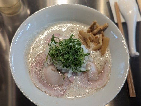 「鶏白湯醤油ラーメン」@鶏之諺の写真