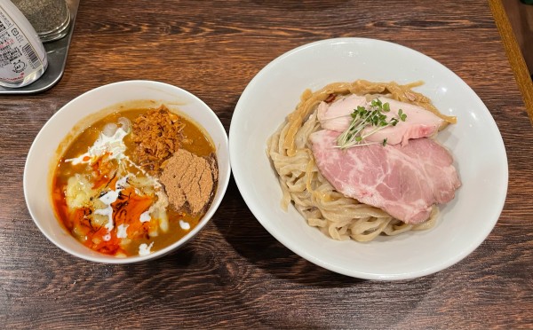 「【限定】炙りチーズの魚介カレーつけ麺」@麺屋 真心の写真