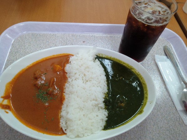 「カレー２種盛　８５０円　ドリンクサービ」@ロイヤルカリー 島忠ホームズ宮原店の写真