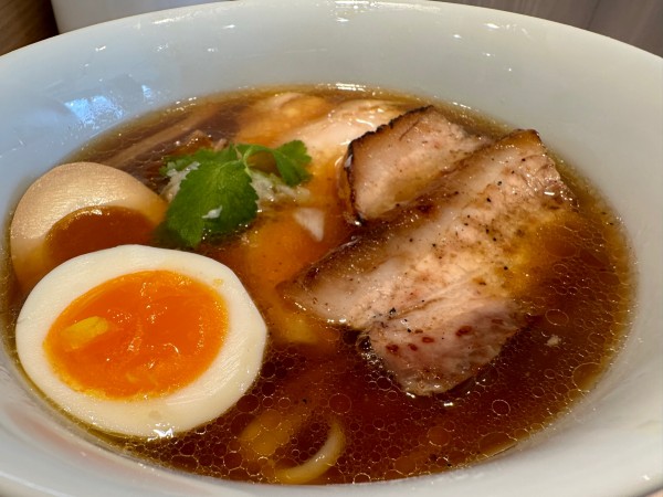 「特製醤油ラーメン」@らーめん藁の写真