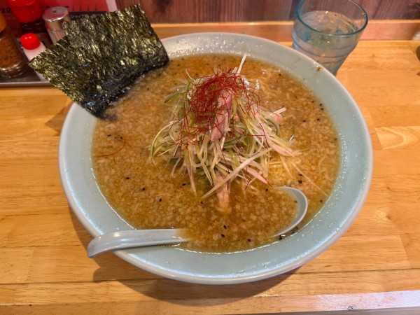 「七味お酢 ネギラーメン 中盛り」@ラーメンショップ椿 新治店の写真