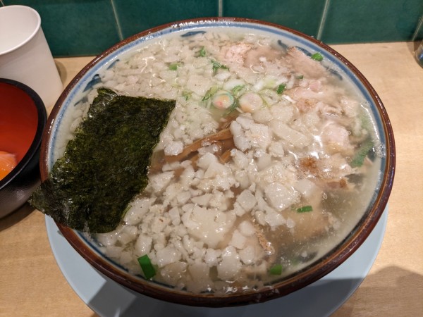 「中華そば 有難豚の背脂 生卵」@はるちゃんラーメンの写真