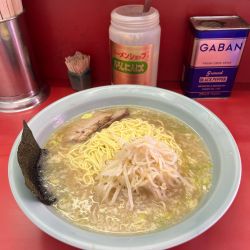 ラーメン中750円
