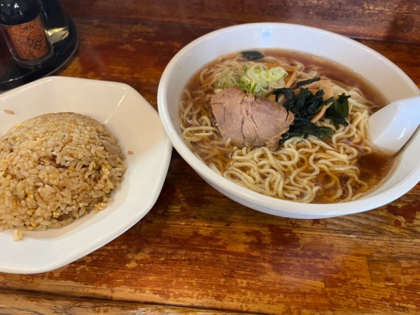 「半チャンラーメン（醤油、大盛）」@半チャンラーメン あかしやの写真