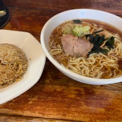 半チャンラーメン（醤油、大盛）