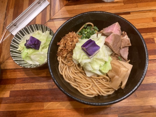 「海老油そば　キャベツ増」@鮮魚らーめん 五ノ神水産の写真