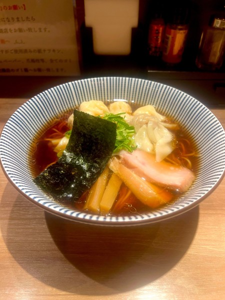 「黒旨特製ワンタン麺」@中華soba いそべの写真
