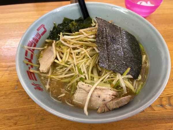 「中盛ネギラーメン　1,000円」@新ラーメンショップ 堀兼店の写真