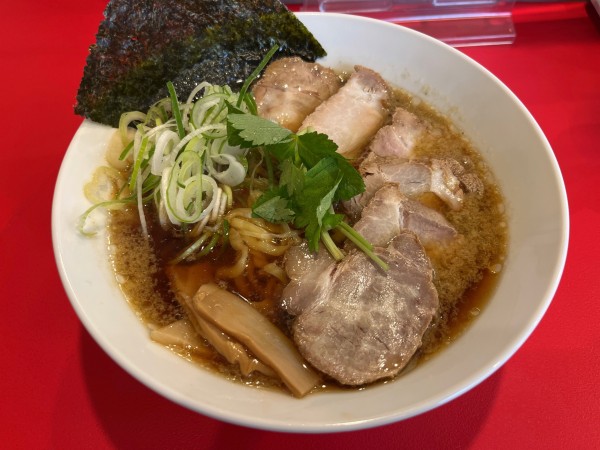 「鶏醤油チャーシューめん　850円」@一華の写真