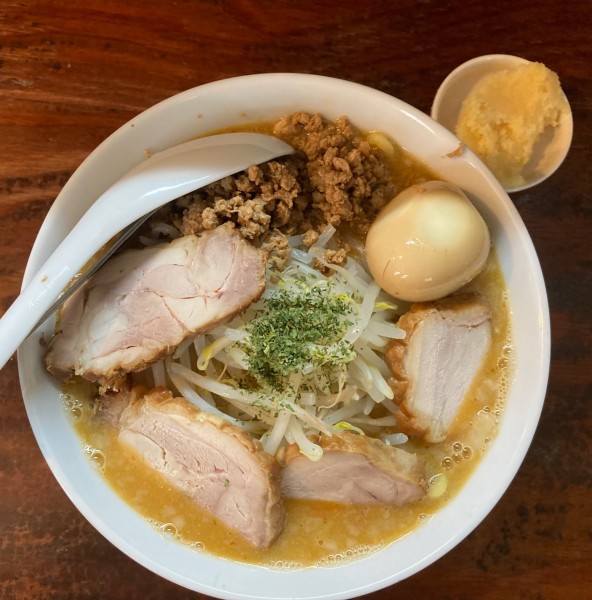 「特味噌らぁめん＋ガーリックバター」@ねじ式の写真