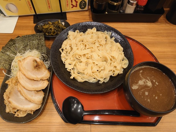 「つけ麺+全トッピング(1720円)」@中華そば くりの木 大宮ステラタウン店の写真