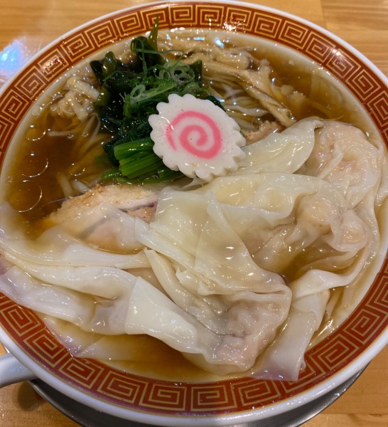 「【限定】冷やし正油ラーメン（ワンタン入）　１１００円」@川の先の上の写真