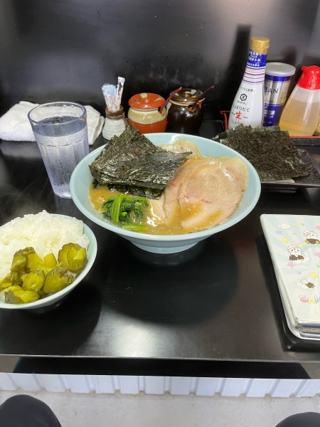 「豚骨醤油チャーシュー2枚硬め濃いめ、無料ライス」@ラーメン家 鹿嶋店の写真