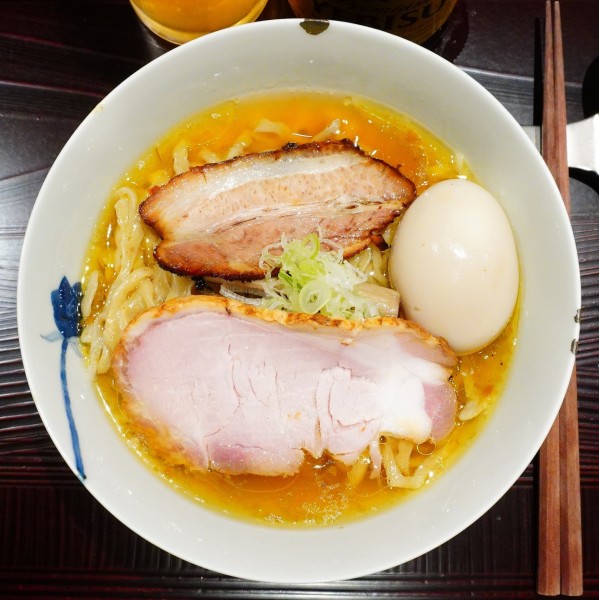 「塩（中太手もみ麺）＋味玉＋エビスビール」@麺 みつヰの写真
