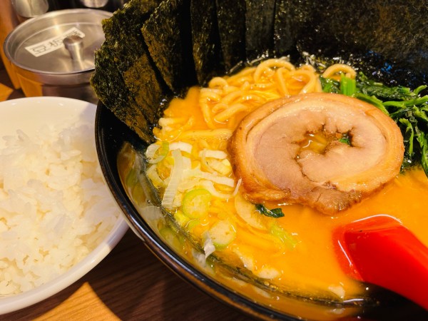 「ラーメン 650円 海苔 100円」@武松家 大森店の写真
