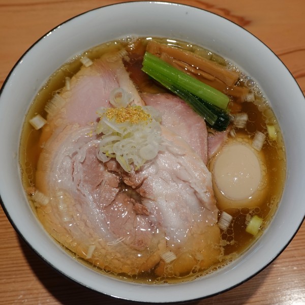 「特製白醤油 1,250円（手揉み麺）」@らぁめん鴇の写真