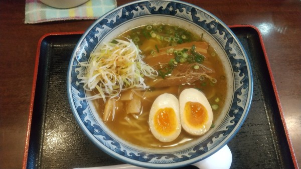「ねぎ豚らーめん（かつお風塩味）850円」@紺のれん 鳥取湖山店の写真