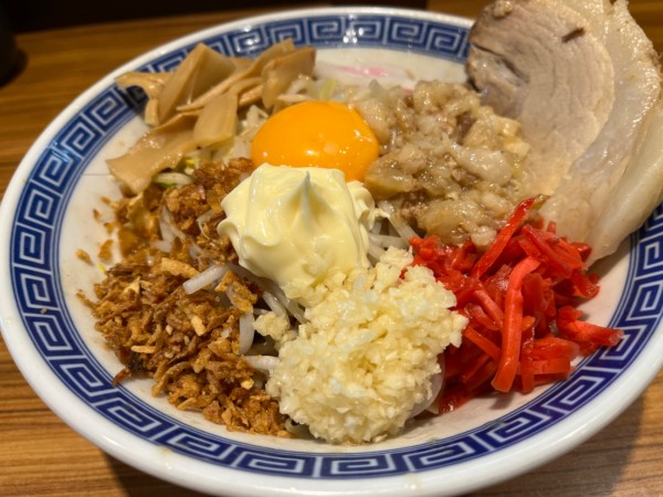 「限定鶏白湯特濃まぜそば」@びんびん豚の写真