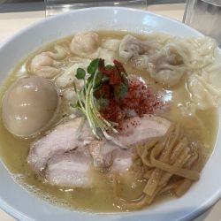 ホワイト・クリーミィー　ぱいたん（うま塩）特ばり