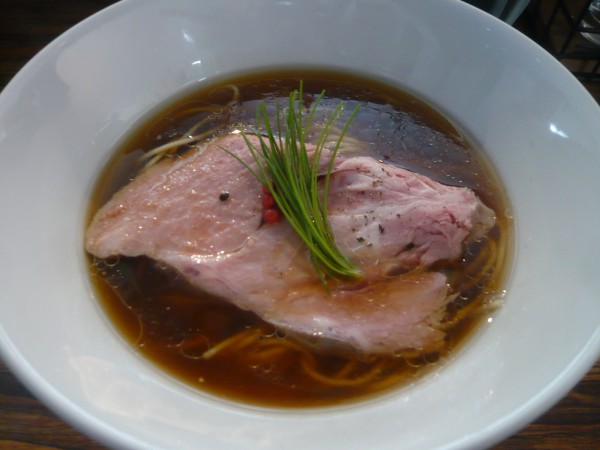 「醬油らぁ麺」@らぁ麺 しら山の写真