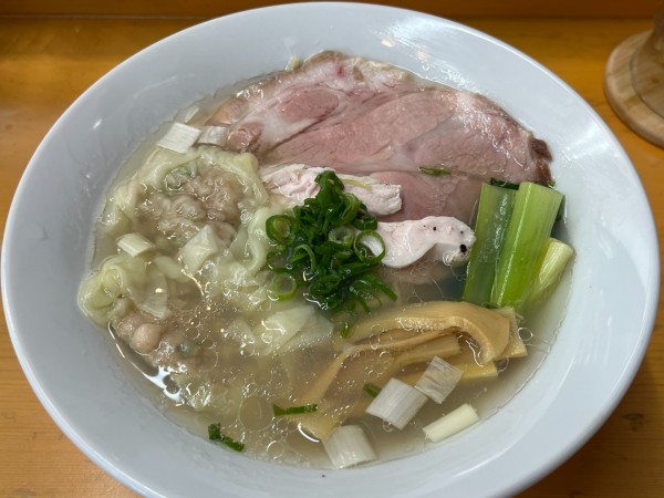 「塩蕎麦（細麺）＋雲吞」@中華そば 喜富の写真