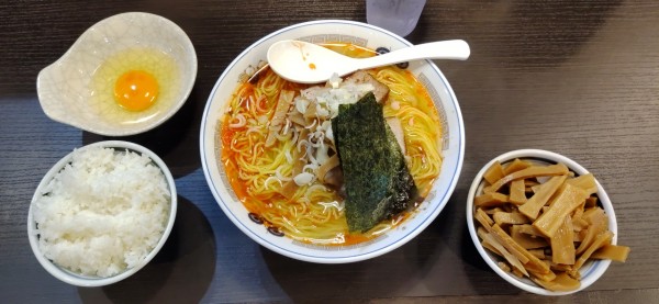 「【限定】旭蟹塩ラーメン（大盛）、メンマ、生玉子、ライス」@えーちゃん食堂の写真
