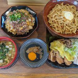 味噌まぜそば塩つけ汁チャーハンセット