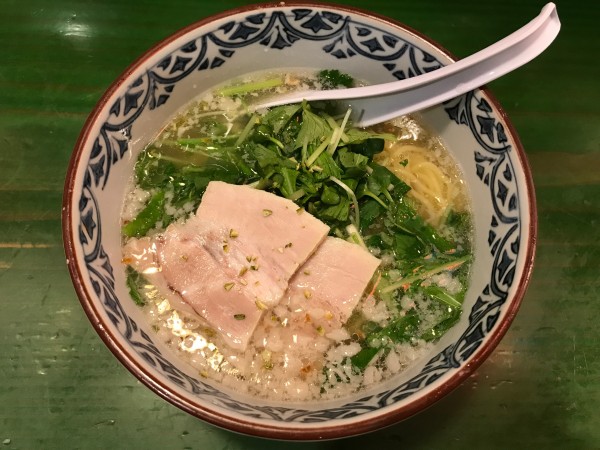 「通堂うま塩ラーメン 新・おんな味　900円」@琉球新麺 通堂 横浜ラーメン博物館店の写真