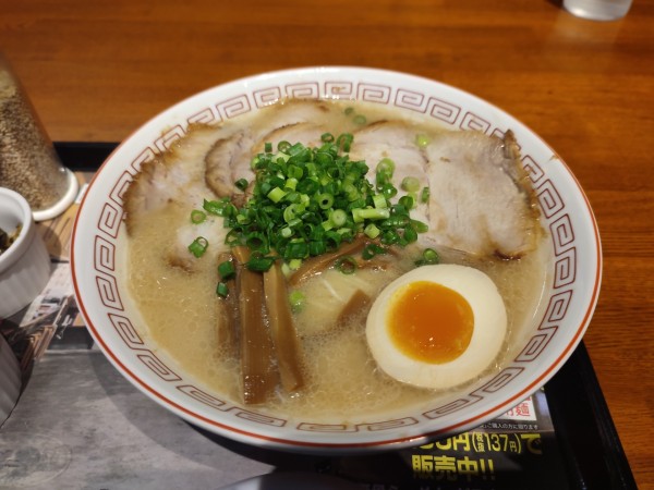 「群馬豚骨ラーメン・だるま大使コラボ（肉増）」@らあめん花月嵐 野田七光台店の写真