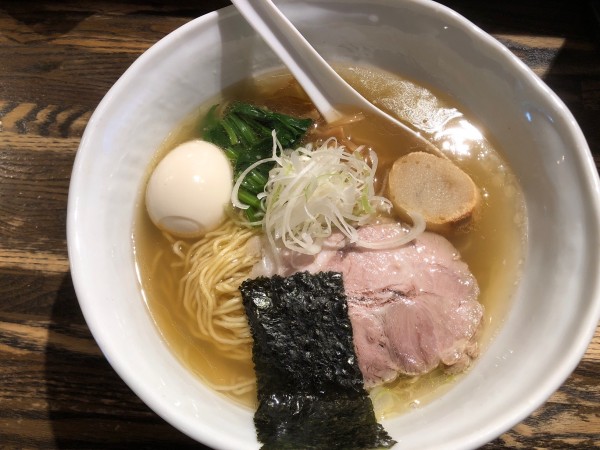 「塩ラーメン＋白味玉」@RAMEN CiQUEの写真