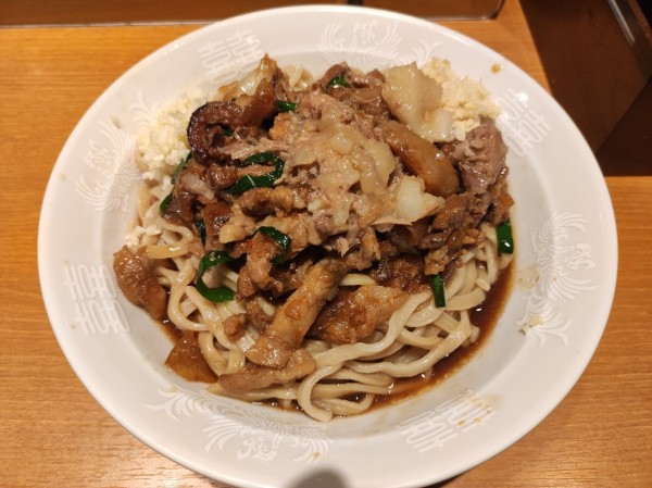 「豚とろスタミナまぜそば 限定 1000円」@麺屋 長次郎の写真