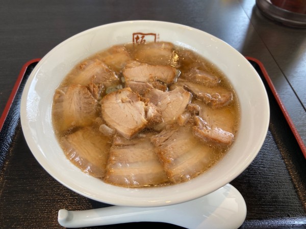 「焼豚ラーメン(1050円)」@喜多方ラーメン 坂内 日立鮎川店の写真