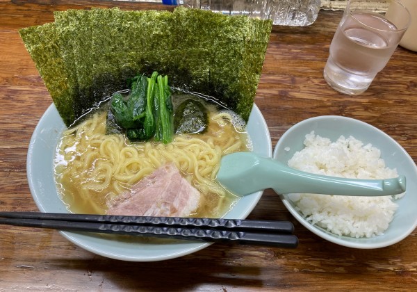 「ラーメン ほうれん草 海苔」@まこと家の写真