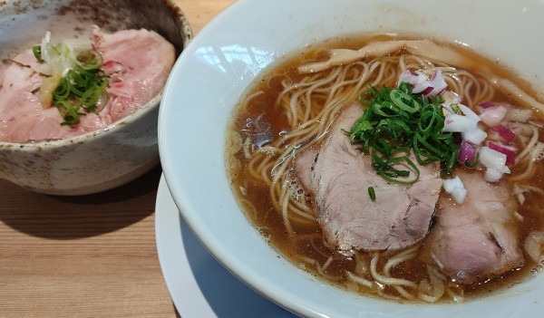 「醤油＋低温チャーシュー丼」@なか乃中華そばの写真