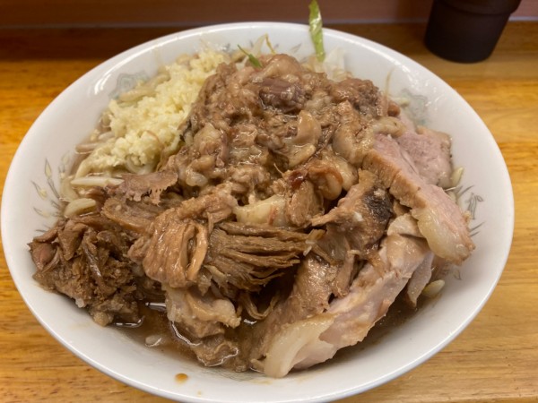 「小ラーメン+ぶた増し」@ラーメン二郎 立川店の写真